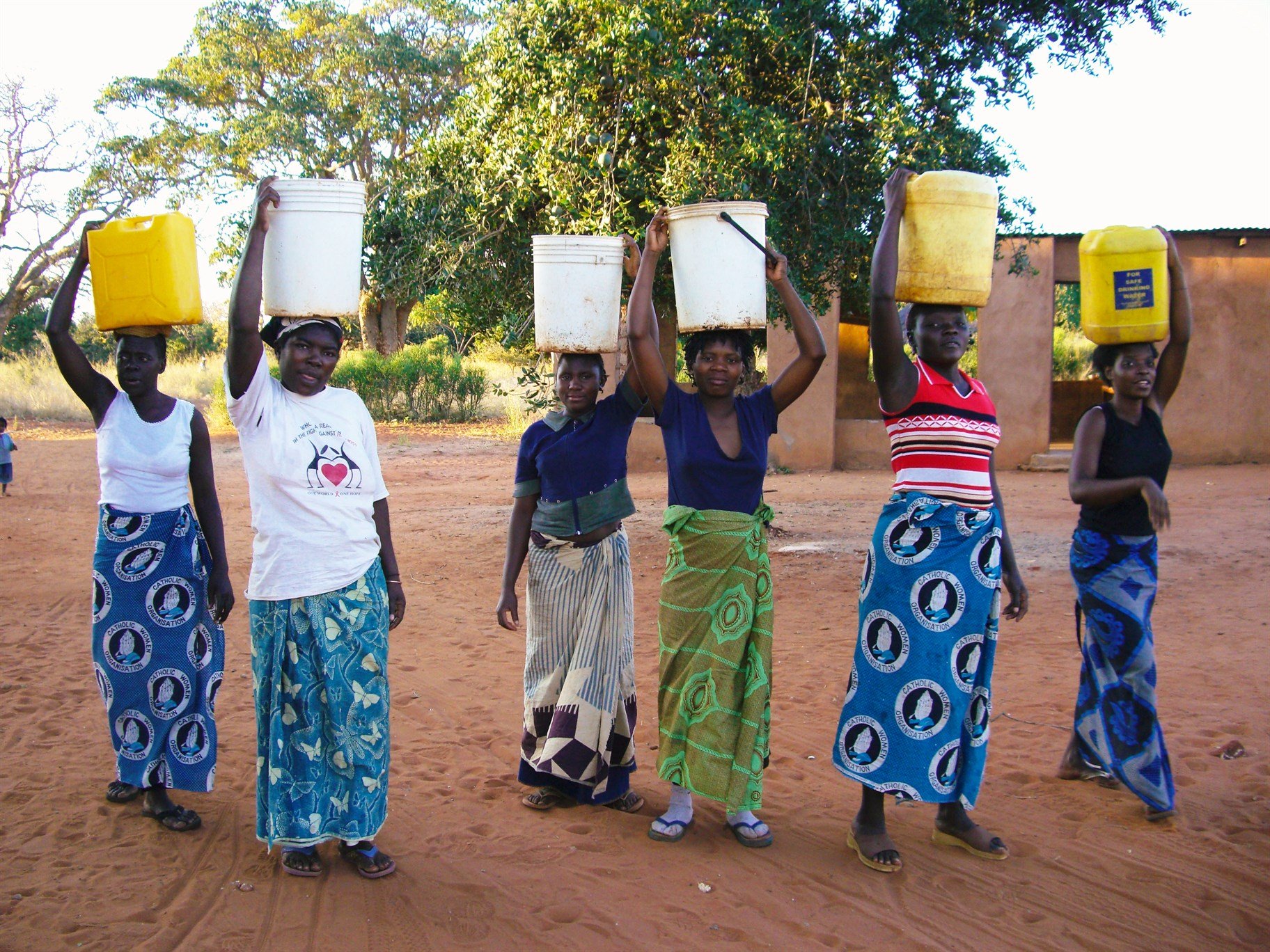 Women fetching water in Africa